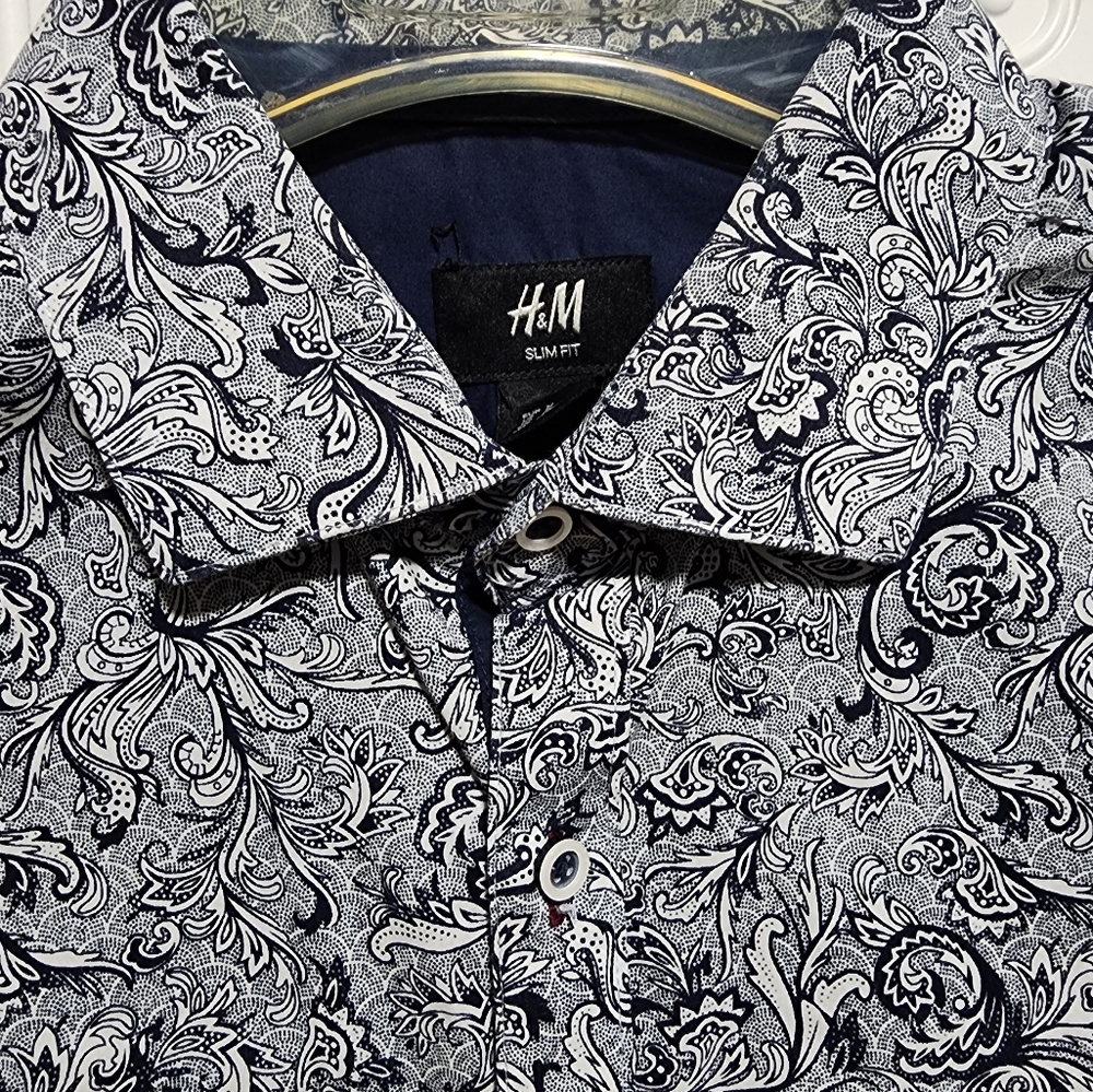 H&M button down paisley